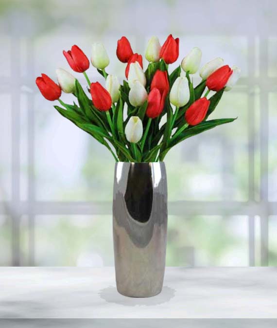 red and white tulip bouquet